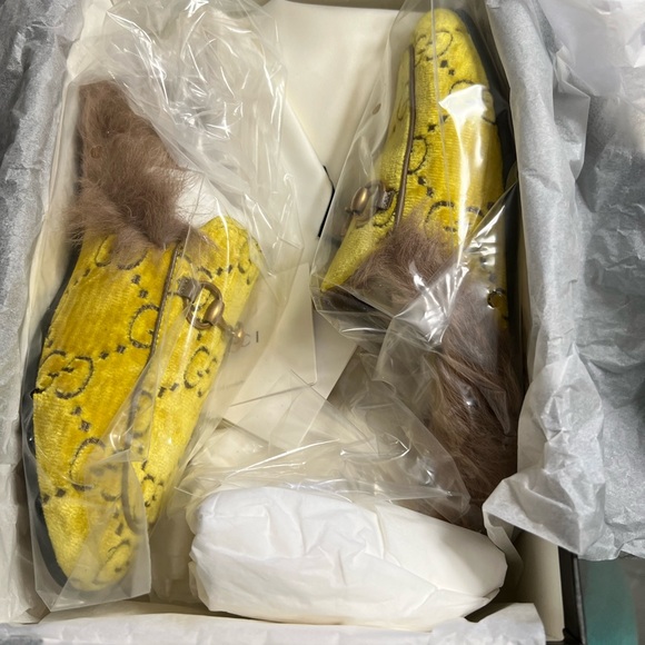 Gucci Yellow Fur-Lined Loafers - Picture 5 of 8